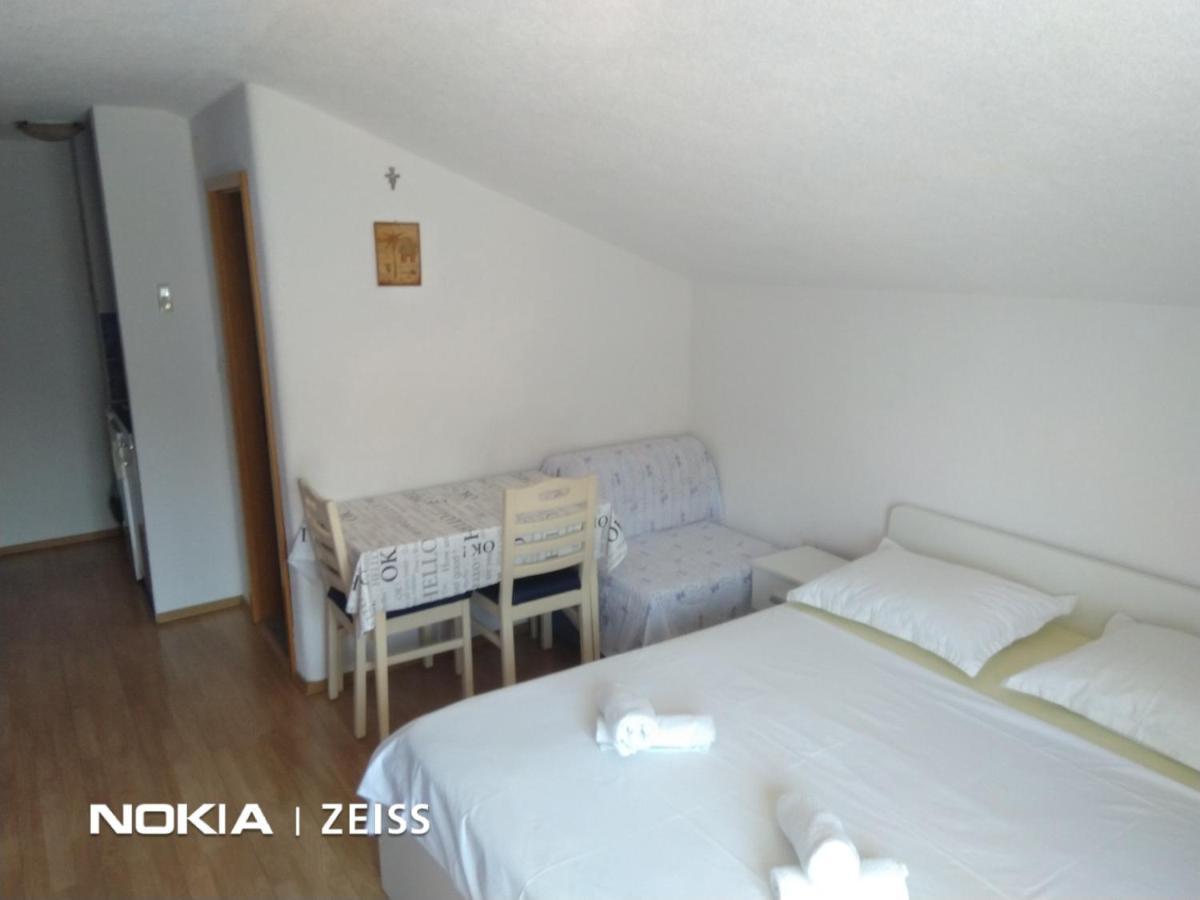 Apartments Mihovil Omis Exterior photo