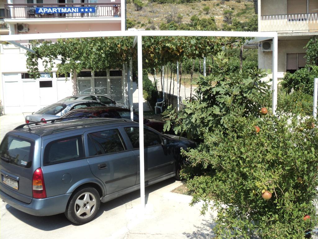 Apartments Mihovil Omis Exterior photo