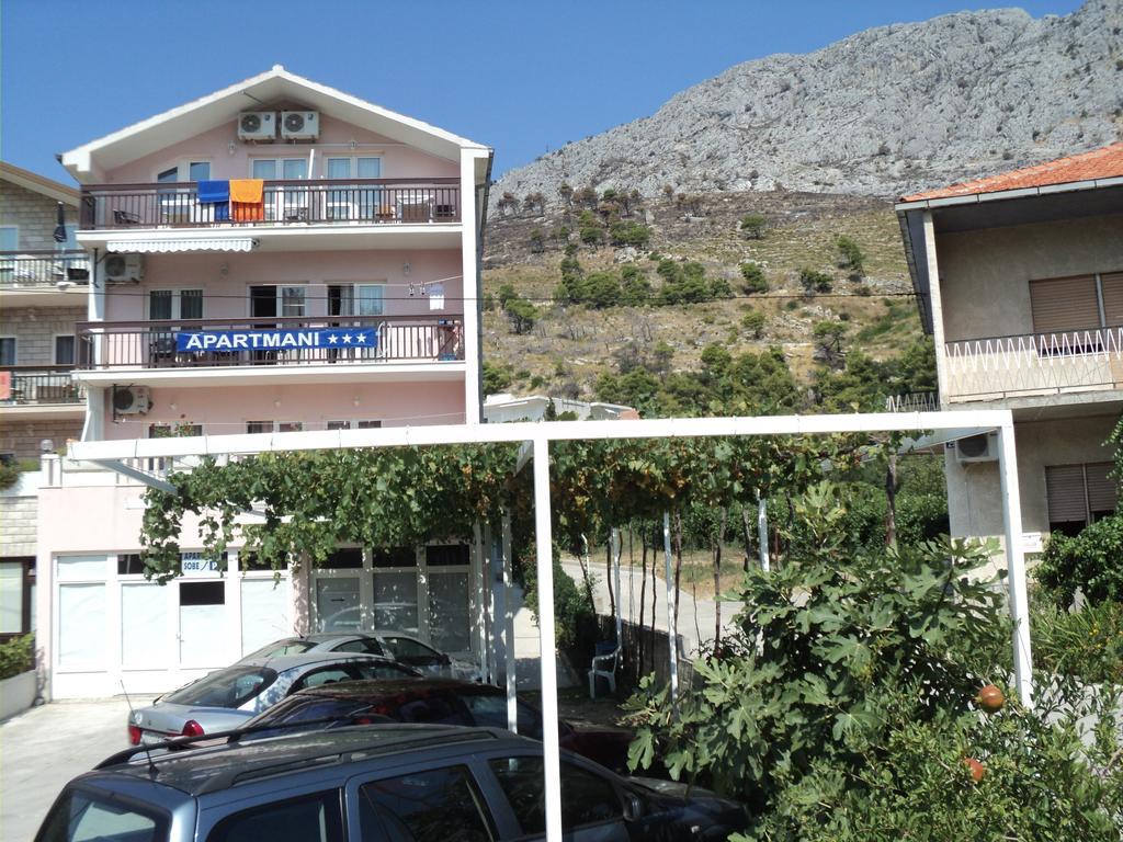 Apartments Mihovil Omis Exterior photo